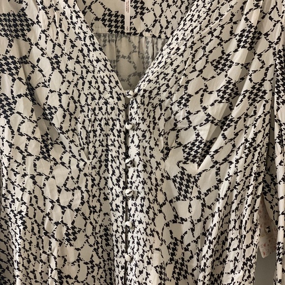 NWT Free People Top - Picture 2 of 4